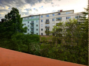 Apartment Sedlčanská - You Will Save Money Here - equipped with antique furniture