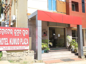 Hotel Kumud Plaza