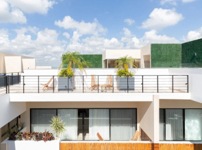 Stunning 2BR Condo Breathtaking Sky Bar Rooftop Pool Gym