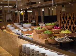 Renaissance Hong Kong Harbour View Hotel