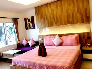 Bee Orchid Pool Villa