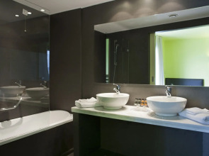 Отель Athens Center Square