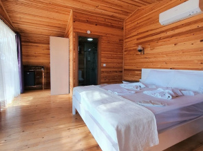 Rocas Roja Beach Hotel