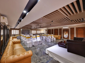 RNB Select Hotel Walk in Lucknow