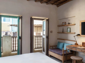 Отель Al Seef Heritage Hotel Dubai, Curio Collection by Hilton