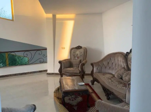 Cheerful 6 bedroom villa with pool.