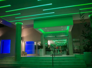 Vassos Nissi Plage Hotel & Spa