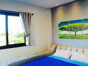 4 Bedroom House at Skytrain