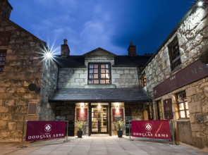 Douglas Arms Hotel