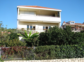 Apartment Laura - 20m from the sea A4 Trogir, Riviera Trogir