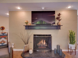 Mid-century Modern Home w/ Fire Pit & Gas Grill!