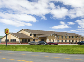 Super 8 by Wyndham Cameron