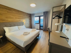 Lift Hotel
