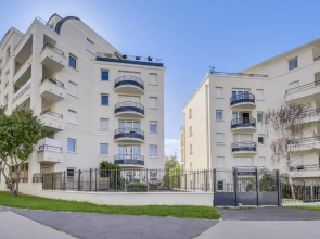 Chic apart with parking and balcony