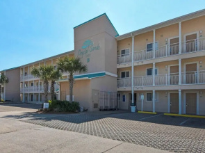 Crystal Sands 112b: Beachfront Condo With Front-row Gulf Views