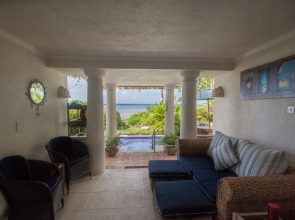 Reeds House 5-surfs Up by Blue Sky Luxury