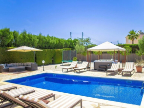 Villa Maria