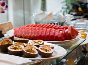 White Lotus Hotel Saigon