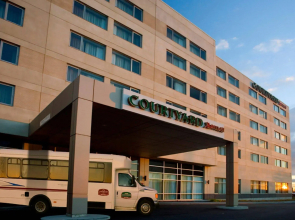 Courtyard by Marriott Montreal Airport