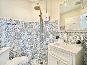 2499 Heritage Chinatown Bangkok Hotel By RoomQuest