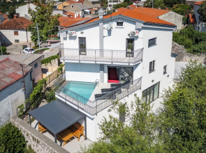 Pool House Old Town