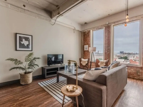 Visit Dallas From A Spacious 2-Bdrm Loft!