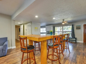 Dock & Beautiful Views! Spacious Bellows Lake Gem