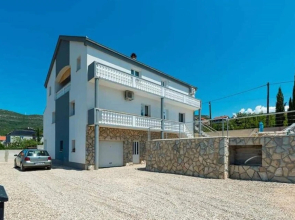 Stunning Apartment in Obrovac With 3 Bedrooms, Wifi and Outdoor Swimming Pool