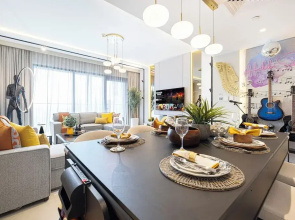 DVH Luxe Retreat 4BR Burj View Apartment