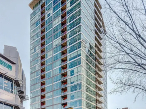 Downtown Condo w Incredible Views and BBQ