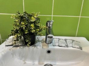 Диван и Чемодан на ул. Коммунистическая, 26