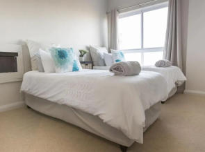 2 Bedroom apartment with Breathtaking Views!