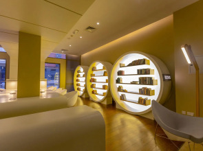 Four Points by Sheraton Production City, Dubai