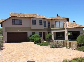 10 Mia Mia Self catering
