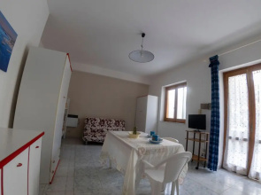 Furnished Open-space Apartment Near the sea and Commercial Points