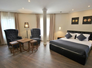 Cottage by the Marina