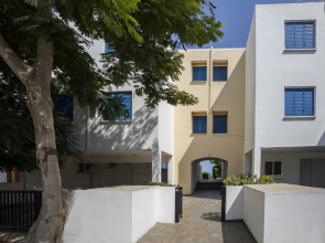 Sirina Lina Beachfront Suite