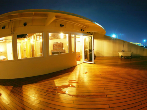 Vintage Luxury Yacht Hotel