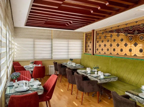 Отель Clover Hotel Baku