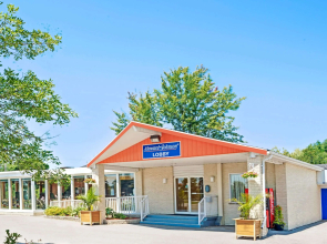 Howard Johnson by Wyndham Lindsay