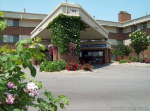Wingate by Wyndham Lincoln Airport East I-80