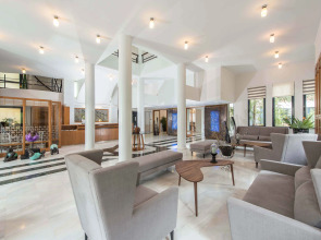 Avra City Boutique Hotel