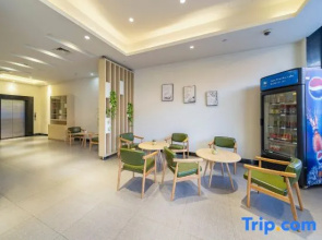 Weiting Qingju Hotel (Shanghai Hongqiao Airport Beihua Road Branch)