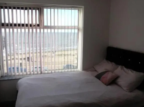 Arnies Hotel