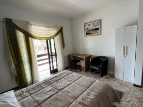 Casa Para Veranear Com Piscina, 5 Quartos, Avenida Da Praia, Balneário Piçarras