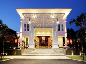 The Old Phuket - Karon Beach Resort