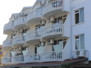 HOTEL Yanis