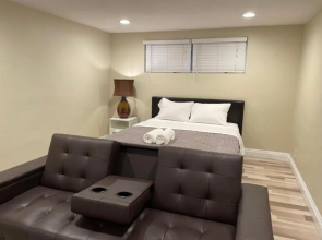 Lovely Room in Private House near Disneyland