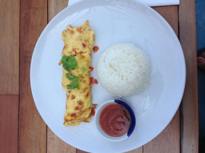 Aroy Kaffeine Guesthouse
