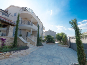 Apartments Zrinka